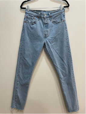 Levi's 501 Skinny Filiforme Light Wash Denim Frayed Raw Hem Ankle Jeans Size 28